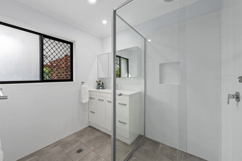 Photo - 18 Linfield Street, Mansfield QLD 4122 - Image 13