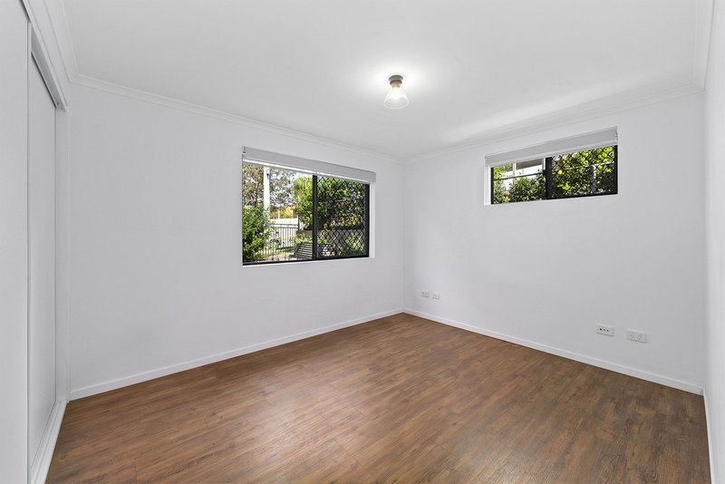Photo - 18 Linfield Street, Mansfield QLD 4122 - Image 19