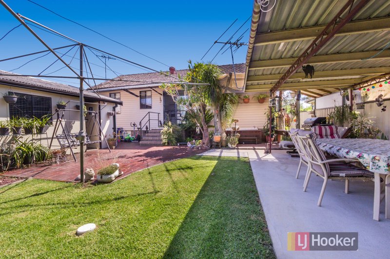 Photo - 18 Lingayen Avenue, Lethbridge Park NSW 2770 - Image 8