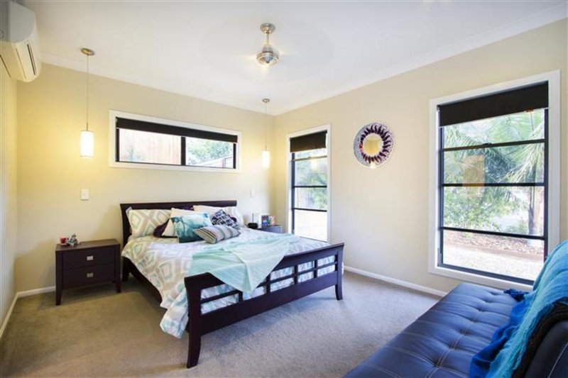 Photo - 18 Links Drive, Cannonvale QLD 4802 - Image 5