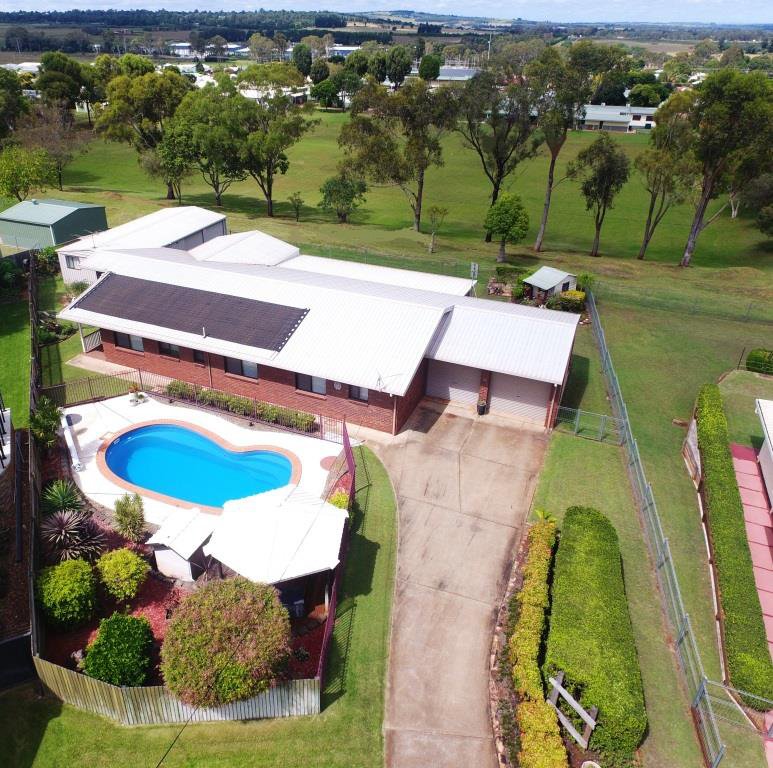 18 Lister Court, Kingaroy QLD 4610