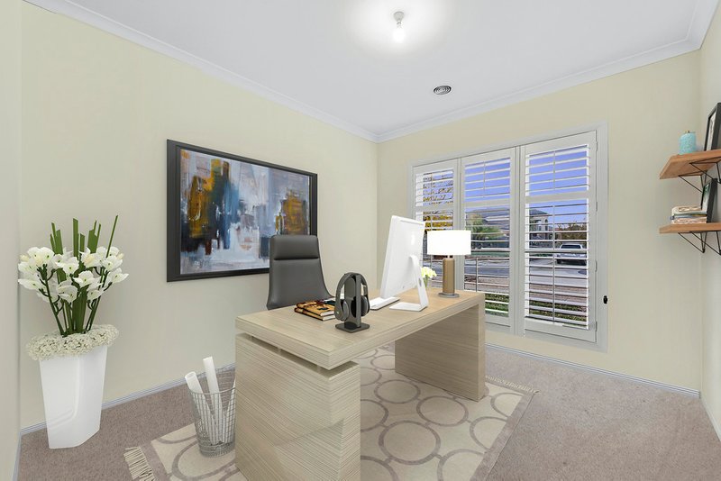 Photo - 18 Litchfield Way, Taylors Hill VIC 3037 - Image 4