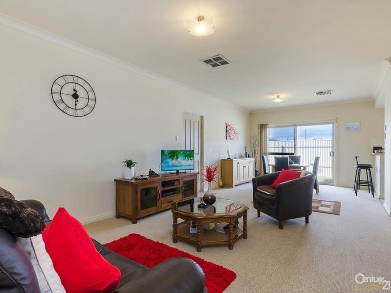 Photo - 18 Little Street, Largs North SA 5016 - Image 7