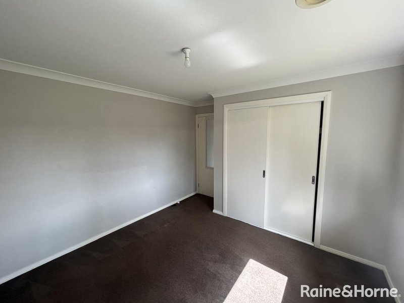 Photo - 18 Lombardy Way, Orange NSW 2800 - Image 14