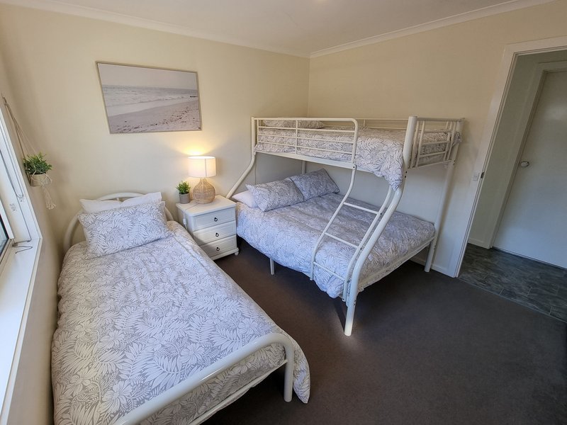 Photo - 18 Long Street, Lakes Entrance VIC 3909 - Image 15