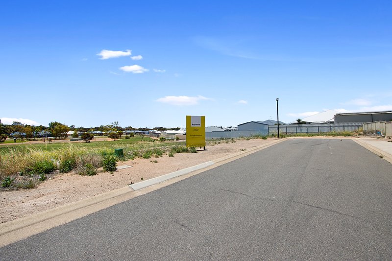 Photo - 18 ( Lot 203 ) Woodward Street, Moonta Bay SA 5558 - Image 6