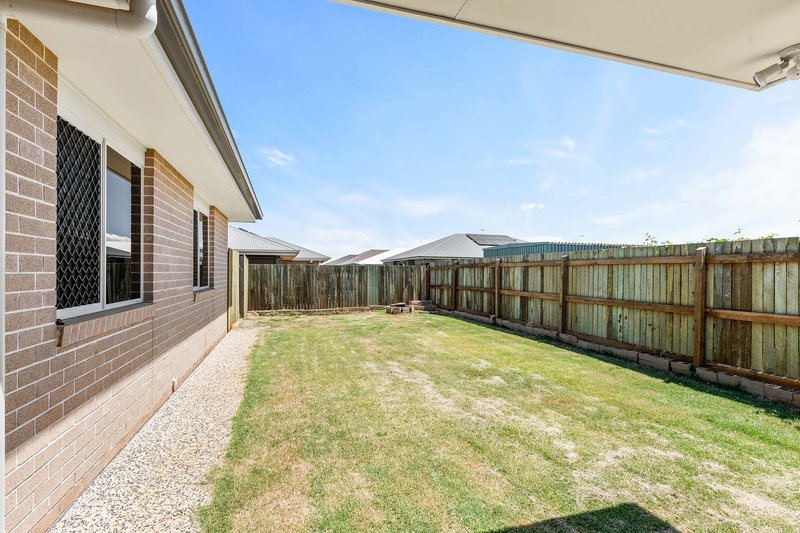 Photo - 18 Lourdes Street, Middle Ridge QLD 4350 - Image 9