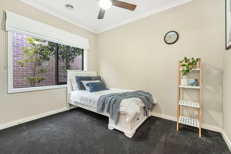 Photo - 18 Lyntonlee Avenue, Officer VIC 3809 - Image 12