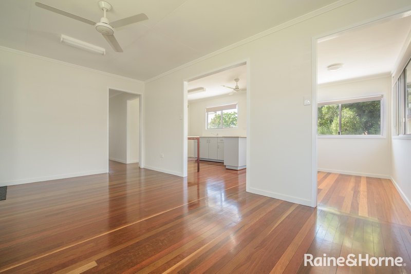 Photo - 18 Lyons Street, South Gladstone QLD 4680 - Image 3