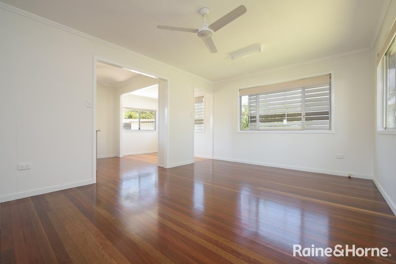 Photo - 18 Lyons Street, South Gladstone QLD 4680 - Image 4