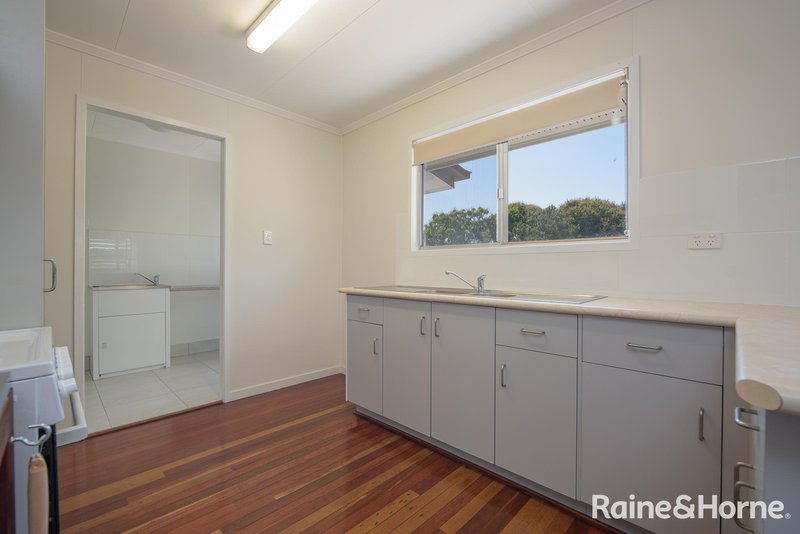 Photo - 18 Lyons Street, South Gladstone QLD 4680 - Image 6