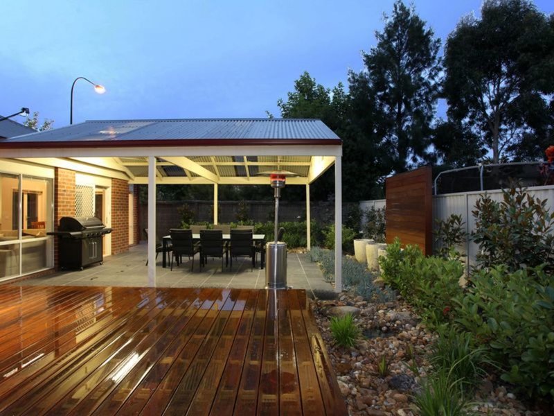 Photo - 18 Macalister Place, Pakenham VIC 3810 - Image 2