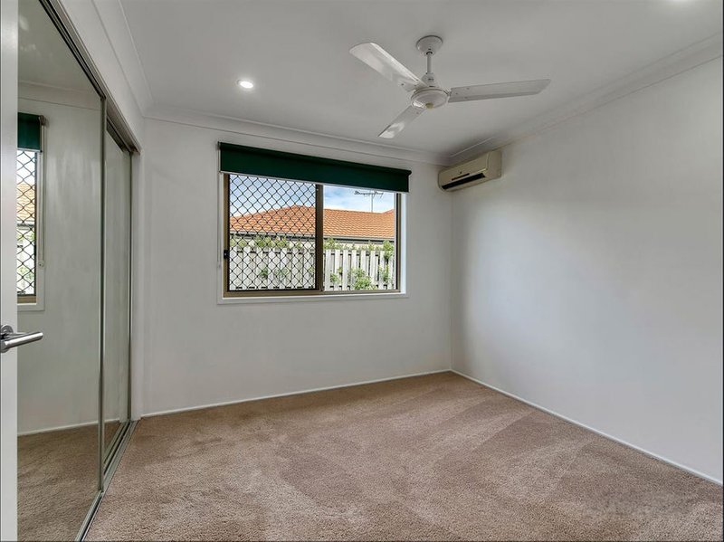 Photo - 18 Macaranga Crescent, Carseldine QLD 4034 - Image 10