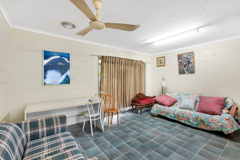 Photo - 18 Macilwraith Street, Manoora QLD 4870 - Image 23