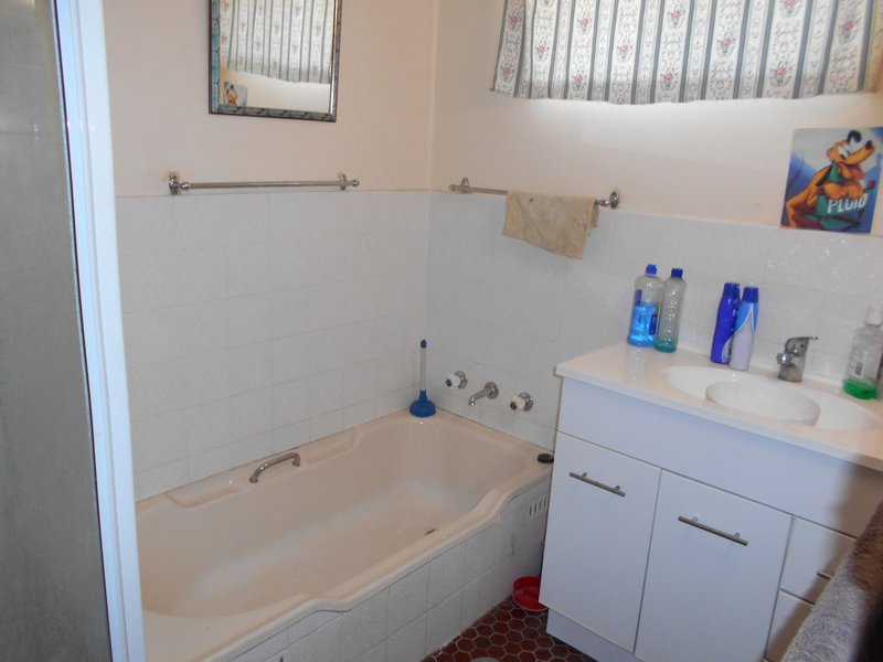 Photo - 18 Mack Street, Tamworth NSW 2340 - Image 4