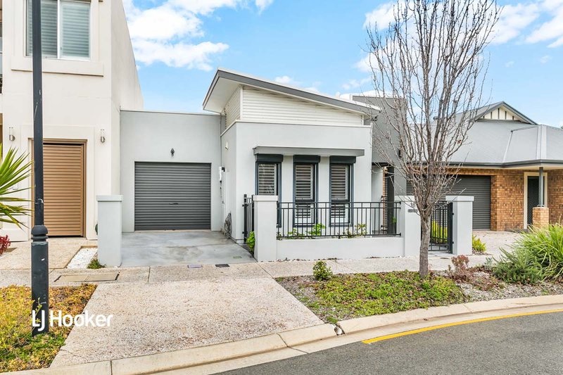 18 Mackenzie Circuit, Mawson Lakes SA 5095