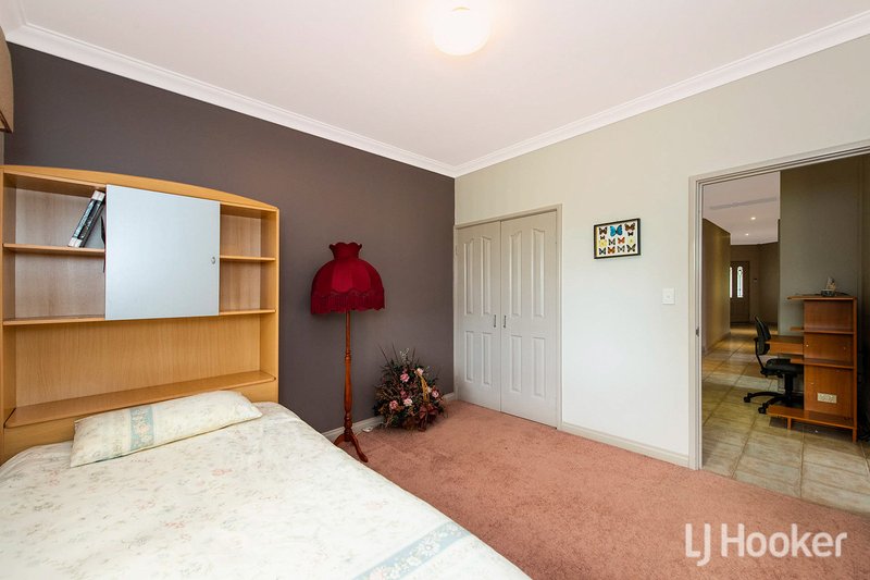 Photo - 18 Macquarie Drive, Coodanup WA 6210 - Image 10