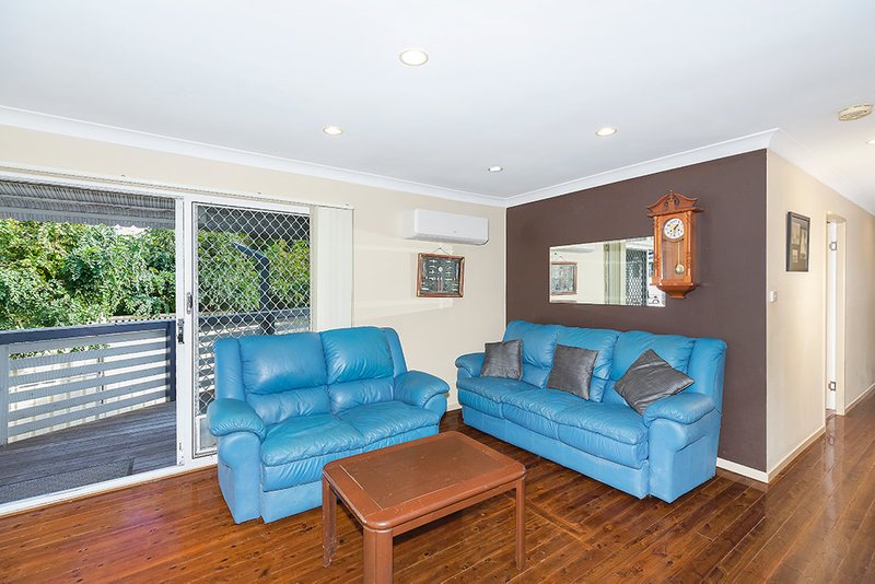 Photo - 18 Macquarie Road, Fennell Bay NSW 2283 - Image 6