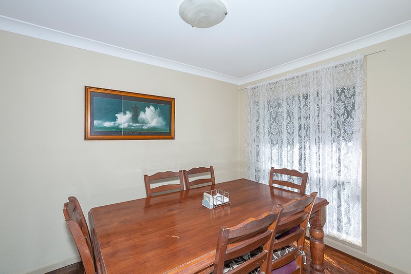 Photo - 18 Macquarie Road, Fennell Bay NSW 2283 - Image 8