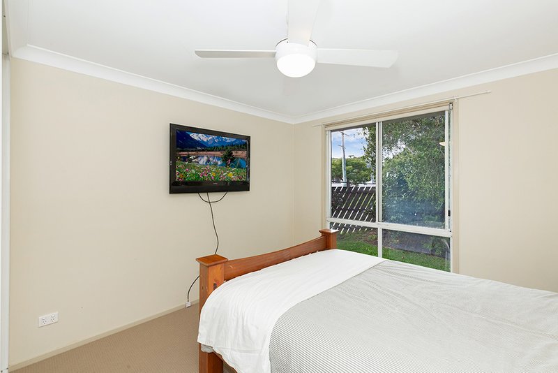 Photo - 18 Macquarie Road, Fennell Bay NSW 2283 - Image 14