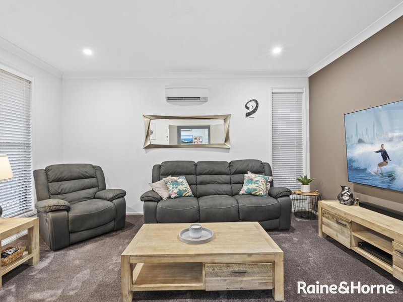 Photo - 18 Magnetic Place, Redland Bay QLD 4165 - Image 8