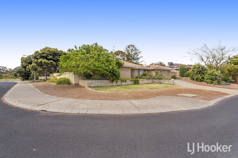 Photo - 18 Magnolia Rise, Halls Head WA 6210 - Image 3