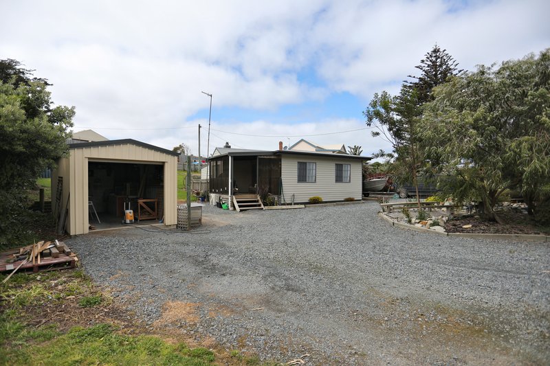 18 Main Street, Currie TAS 7256