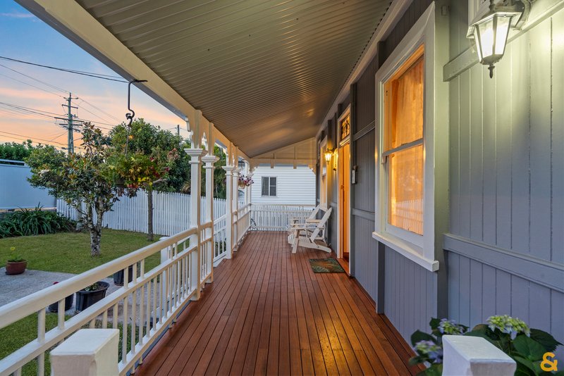 Photo - 18 Manly Road, Manly QLD 4179 - Image 4