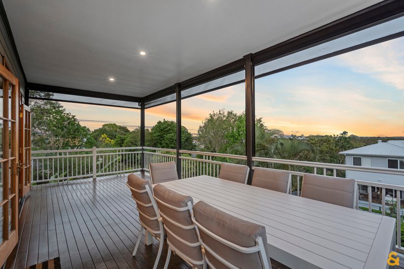 Photo - 18 Manly Road, Manly QLD 4179 - Image 9