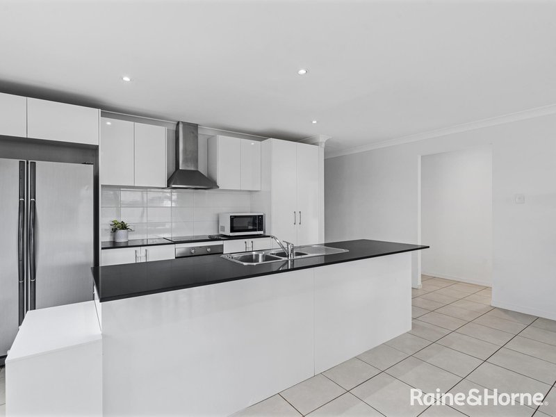 Photo - 18 Maree Place, Redland Bay QLD 4165 - Image 4