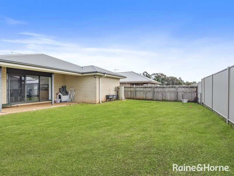 Photo - 18 Maree Place, Redland Bay QLD 4165 - Image 15