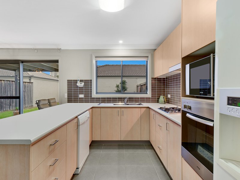 Photo - 18 Mariner Street, Glenfield NSW 2167 - Image 5