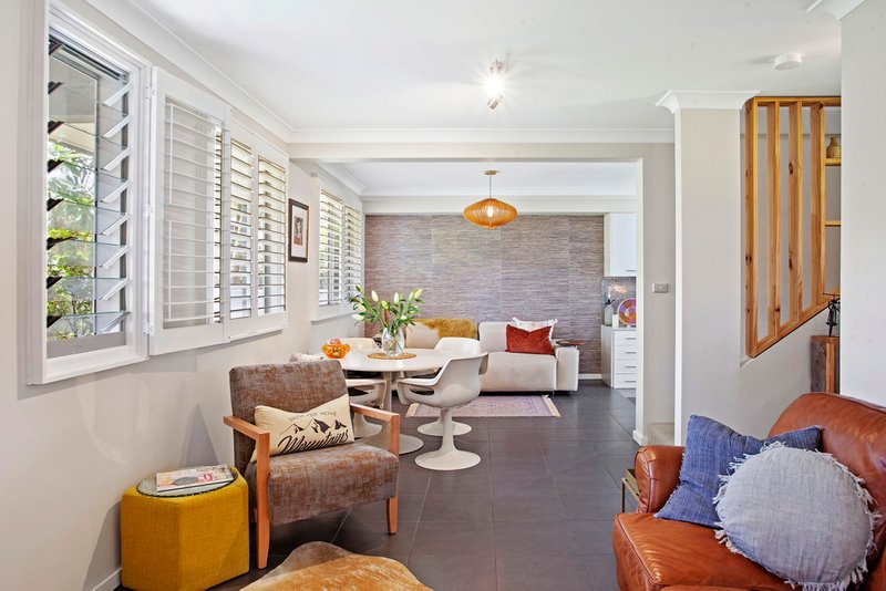 Photo - 18 Marlowe Road, Bateau Bay NSW 2261 - Image 5