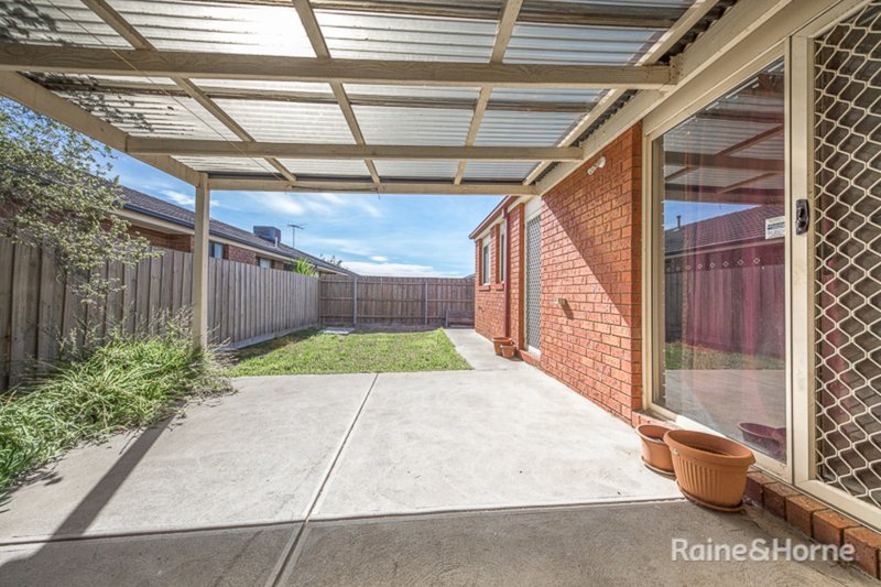 Photo - 18 Marsh Crescent, Sunbury VIC 3429 - Image 8