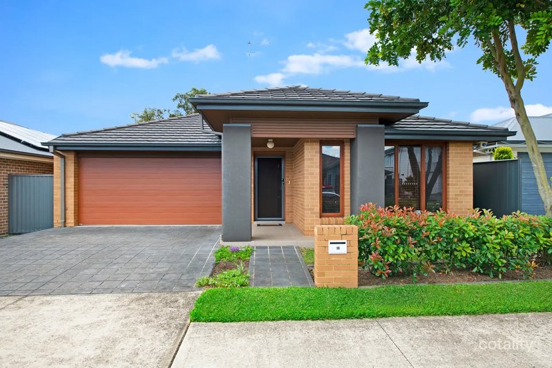 Photo - 18 Marshall Avenue, Ropes Crossing NSW 2760 - Image 1