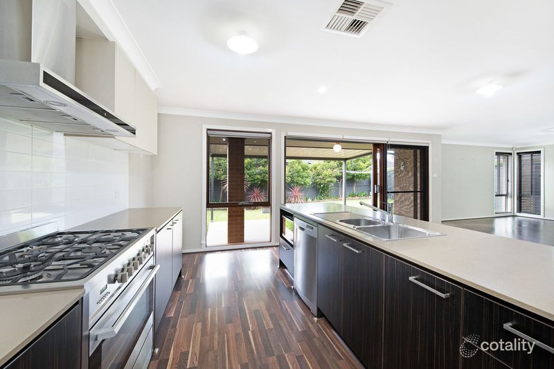 Photo - 18 Marshall Avenue, Ropes Crossing NSW 2760 - Image 2