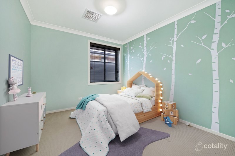 Photo - 18 Marshall Avenue, Ropes Crossing NSW 2760 - Image 7