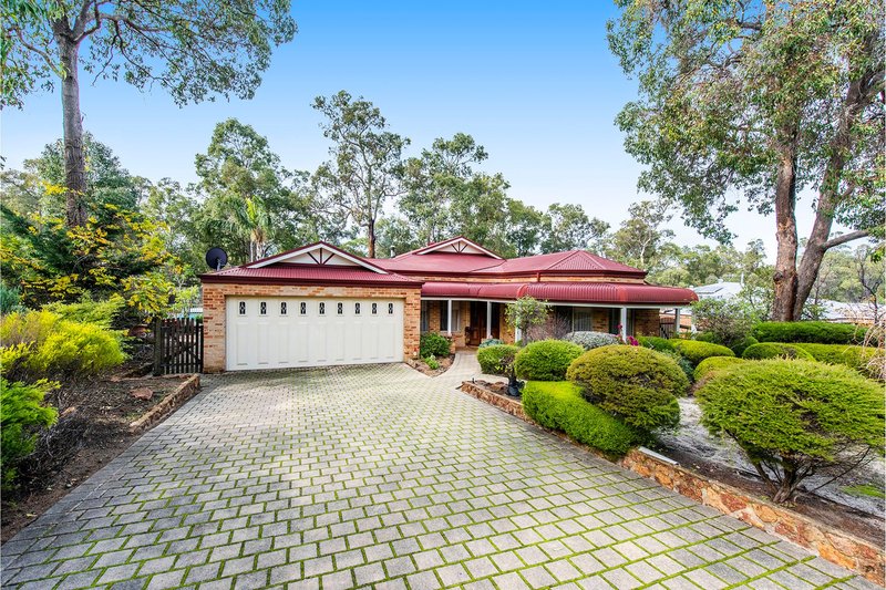 18 Massey Turn, Mundaring WA 6073