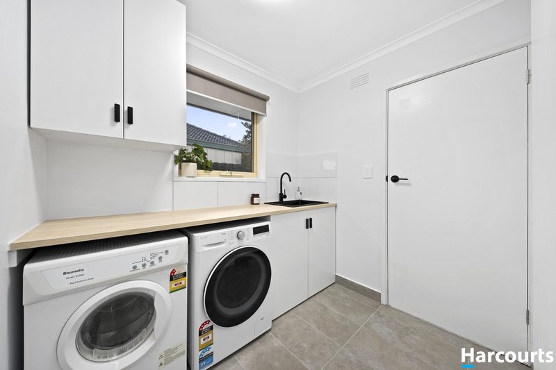 Photo - 1/8 Matlock Road, Wantirna South VIC 3152 - Image 6