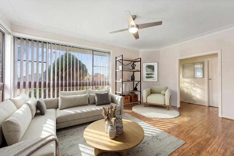Photo - 18 Matthews Crescent, Port Kembla NSW 2505 - Image 2