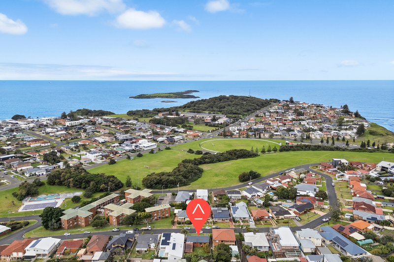 Photo - 18 Matthews Crescent, Port Kembla NSW 2505 - Image 9