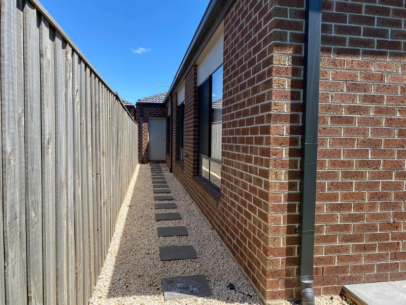 Photo - 18 Maven Way, Tarneit VIC 3029 - Image 14