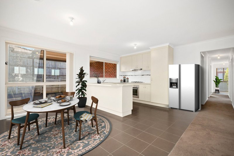 Photo - 1/8 Mcclenaghan Place, Pakenham VIC 3810 - Image 5