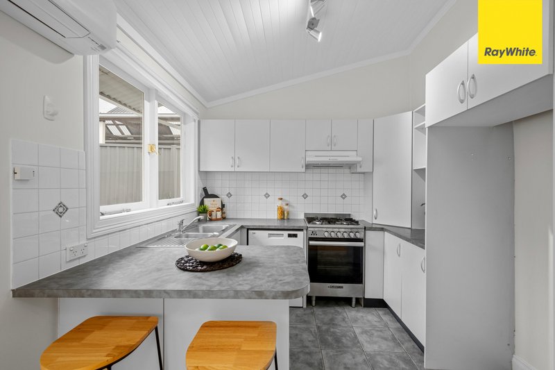 Photo - 18 Mcconnell Street, Kensington VIC 3031 - Image 11