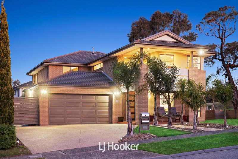 18 Mcgarvie Drive, Cranbourne North VIC 3977