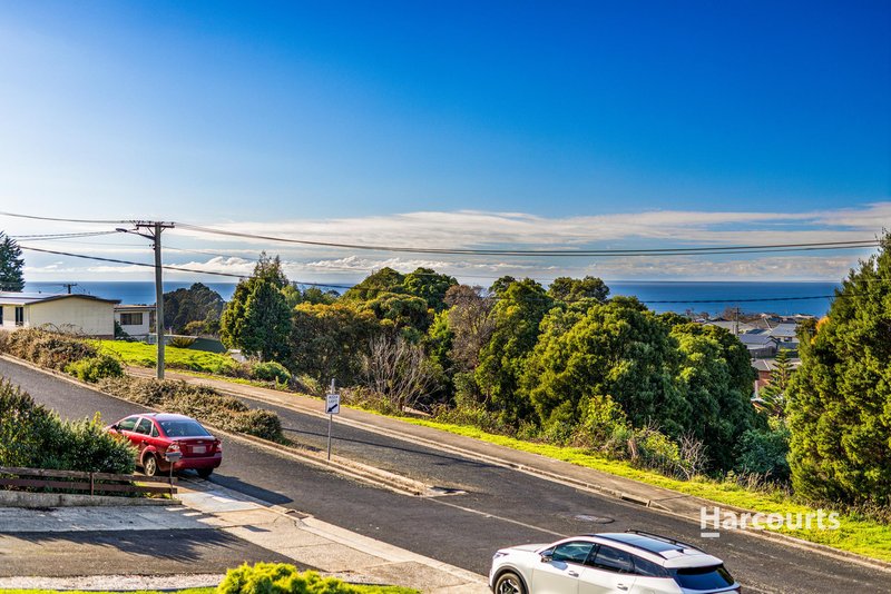 Photo - 18 Mcgrath Street, Upper Burnie TAS 7320 - Image 14