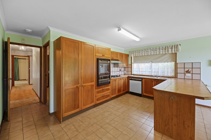 Photo - 18 Mclean Street, Drouin VIC 3818 - Image 4