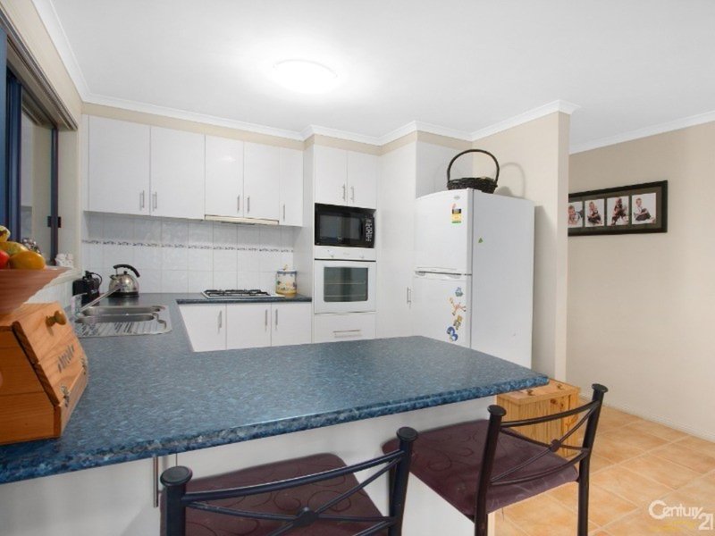 Photo - 18 Meaby Drive, Pakenham VIC 3810 - Image 5