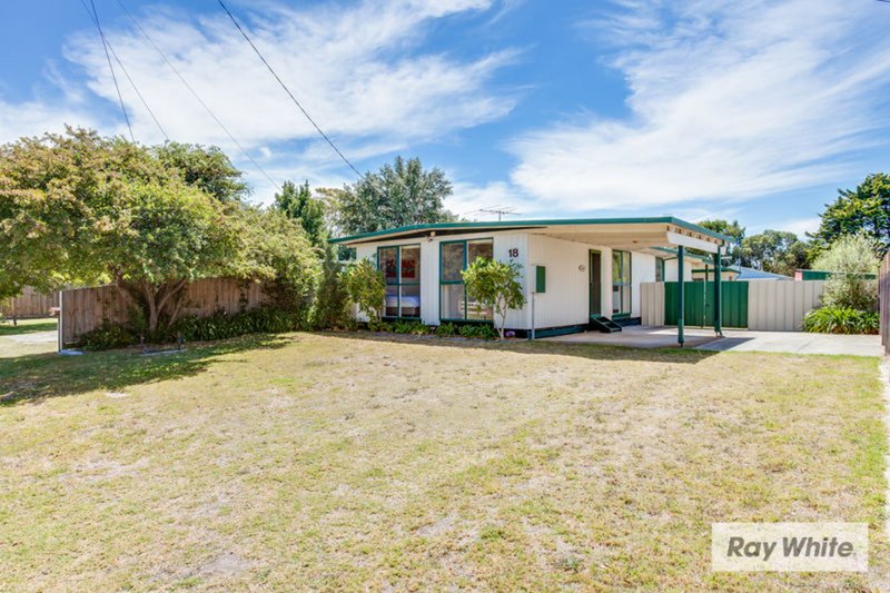 18 Meadow Avenue, Rye VIC 3941