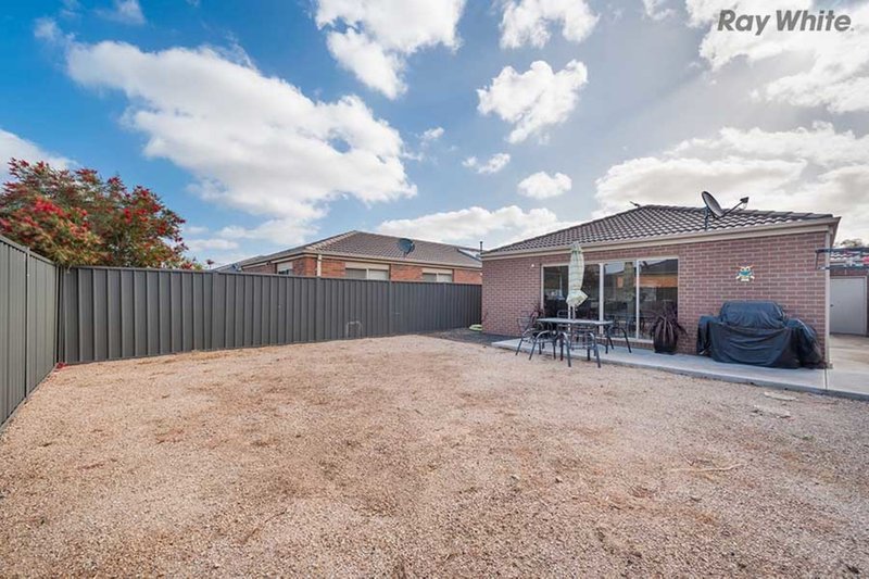 Photo - 18 Meakin Way, Deer Park VIC 3023 - Image 8